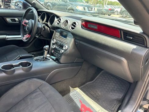 Used 2018 Ford Mustang Coupe RWD image 38