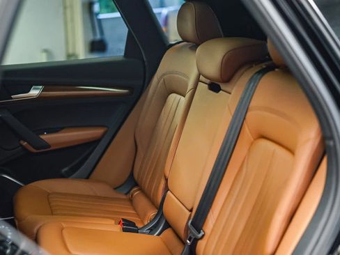 Used 2021 Audi Q5 Premium image 20