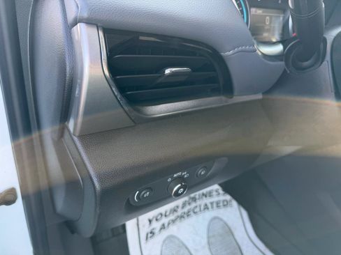 Used 2019 Chevrolet Traverse LT w/ LPO, Floor Liner Package AWD/4WD image 10