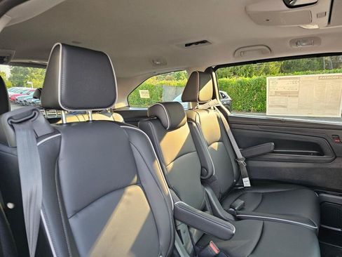 New 2026 Honda Odyssey Touring image 13