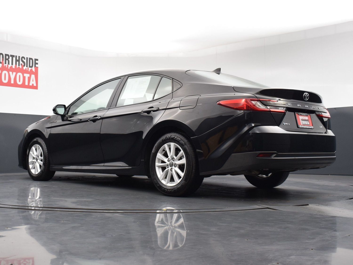 Used 2025 Toyota Camry LE FWD image 25
