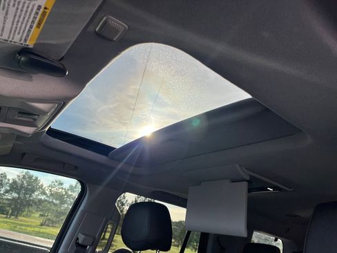 Used 2016 Cadillac Escalade Luxury image 6