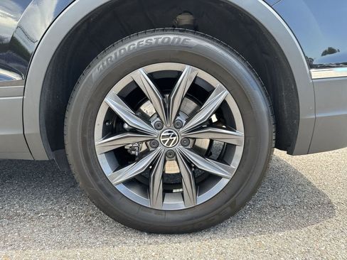Certified 2023 Volkswagen Tiguan SE w/ Panoramic Sunroof Package FWD image 20