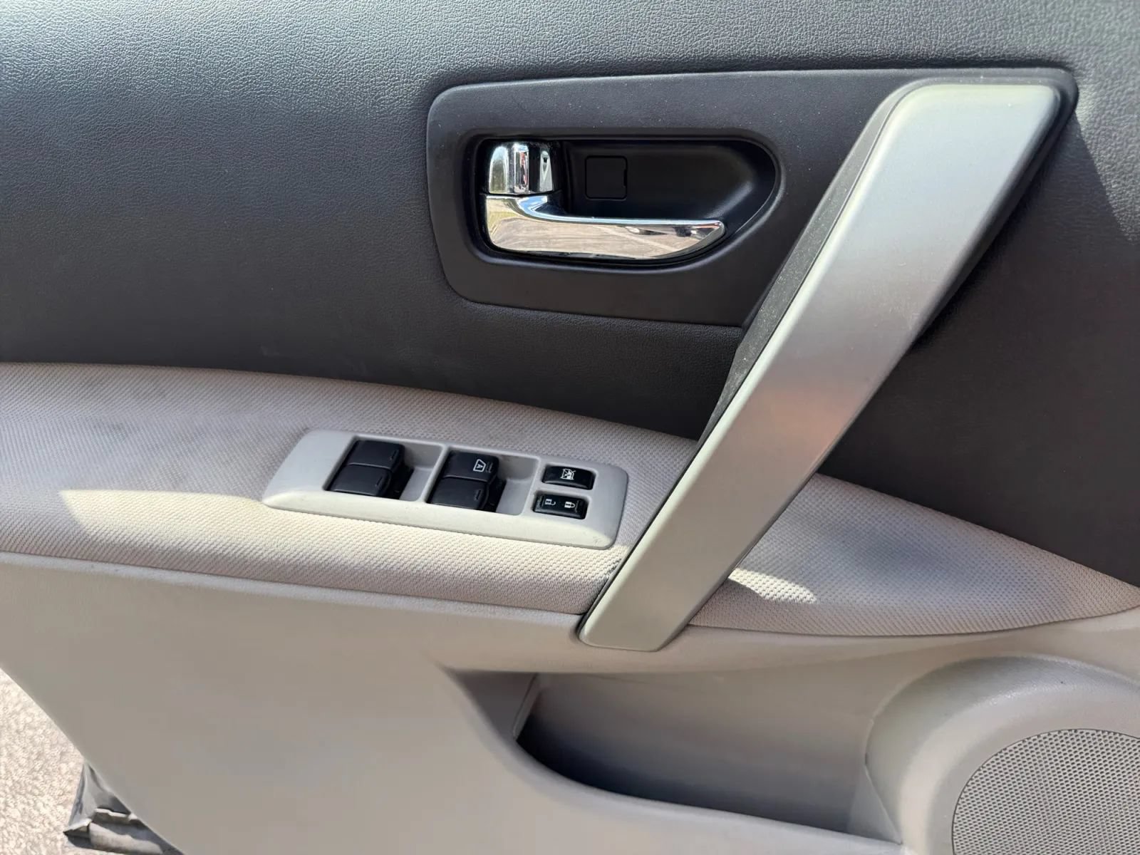 Used 2013 Nissan Rogue SV FWD image 17