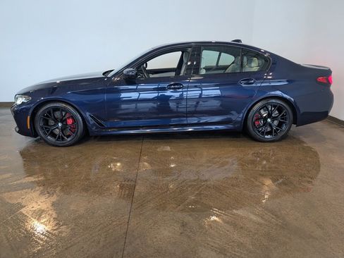 Used 2021 BMW M550i xDrive w/ Dynamic Handling Package image 3