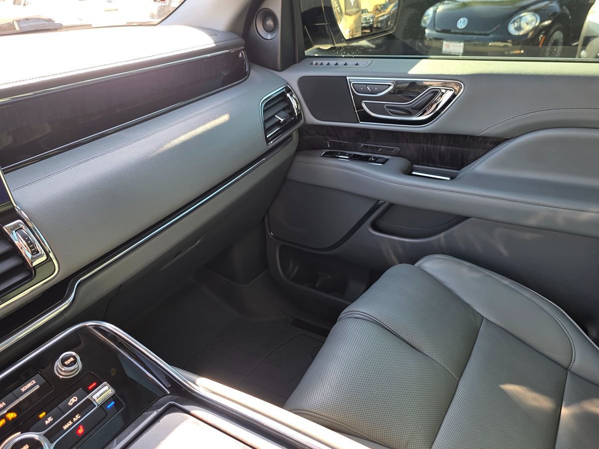 Used 2018 Lincoln Navigator L Select w/ Technology Package RWD image 42
