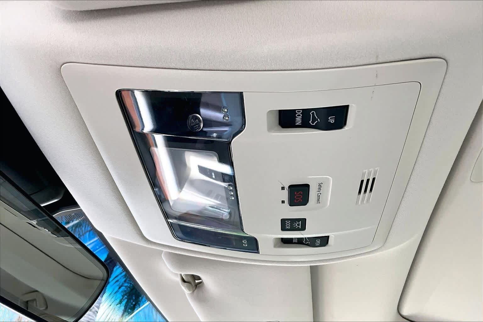 Used 2018 Lexus ES 300h w/ Luxury Package FWD image 29