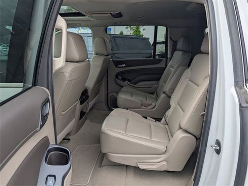 Used 2020 Chevrolet Suburban Premier image 8