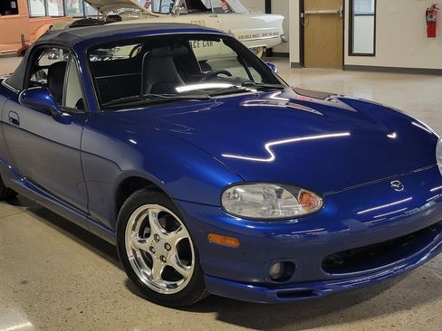Used 1999 MAZDA MX-5 Miata RWD image 39