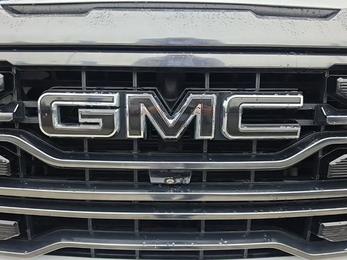 Used 2023 GMC Sierra 1500 AT4 w/ Technology Package AWD/4WD image 36