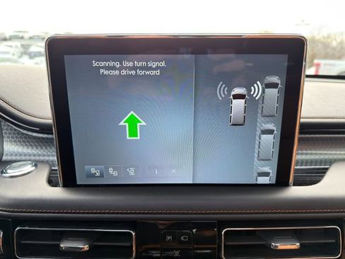 Used 2023 Lincoln Aviator Black Label Grand Touring image 32