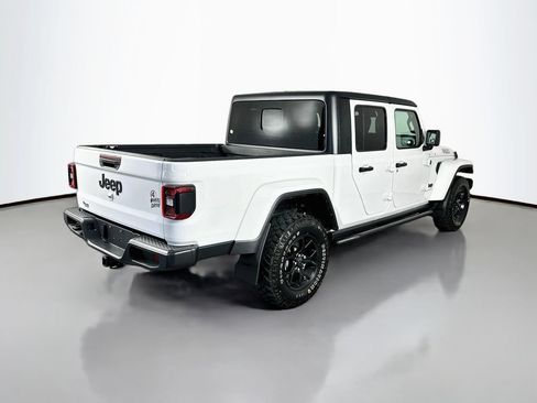 Used 2024 Jeep Gladiator Sport AWD/4WD image 7