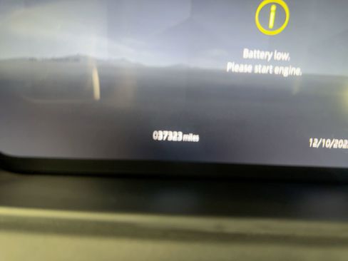 Used 2025 Land Rover Range Rover Velar Dynamic SE image 19