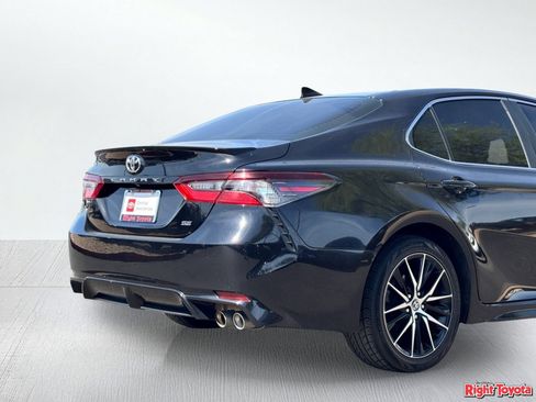 Certified 2022 Toyota Camry SE FWD image 11