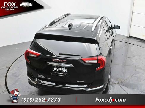 Used 2024 GMC Terrain Denali w/ Denali Premium Package image 25