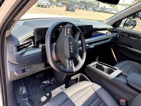 Used 2024 Kia EV9 Land AWD/4WD image 19