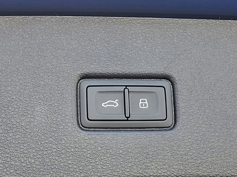 Certified 2025 Audi Q5 2.0T Premium Plus w/ Premium Plus Package image 32