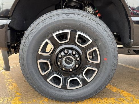 New 2026 Ford F250 Platinum w/ FX4 Off-Road Package image 9