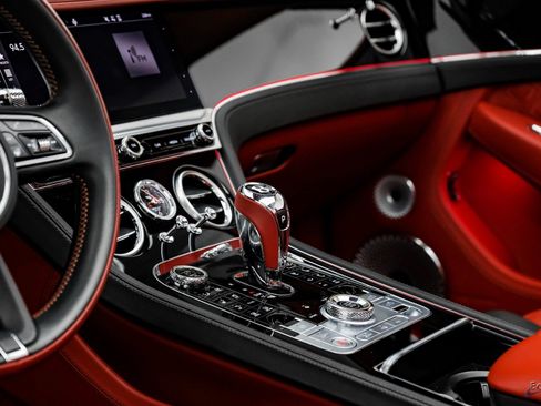 Used 2022 Bentley Continental GT image 63