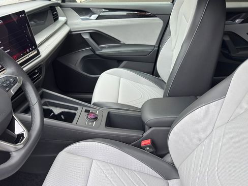 New 2026 Volkswagen Tiguan SE R-Line image 10