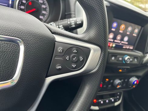 Used 2023 GMC Terrain SLE w/ Driver Convenience Package image 30