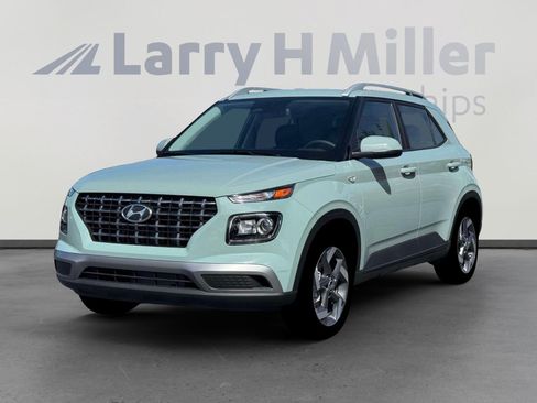 New 2026 Hyundai Venue SEL FWD image 1
