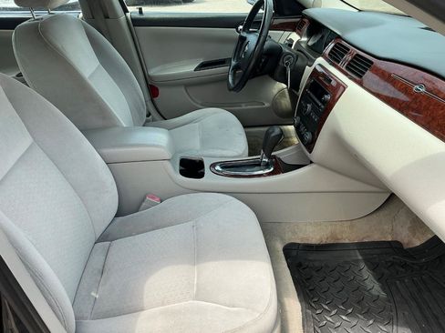 Used 2011 Chevrolet Impala LT FWD image 10