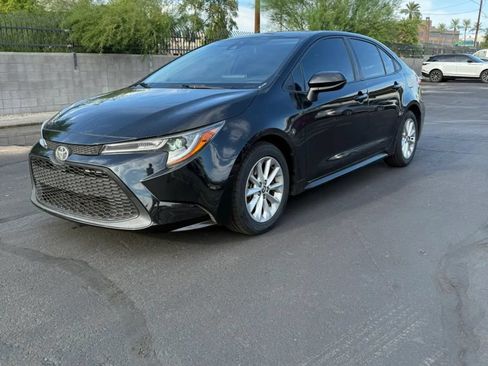 Used 2020 Toyota Corolla LE w/ LE Premium Package FWD image 1