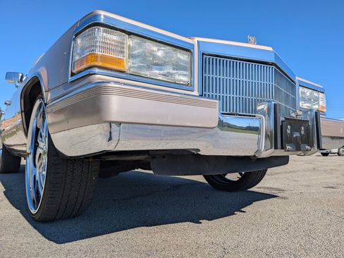 Used 1990 Cadillac Brougham image 53