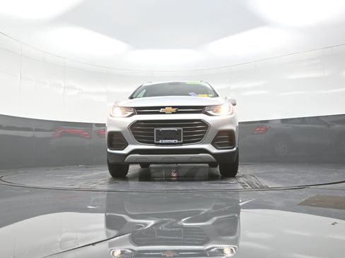 Used 2022 Chevrolet Trax LT w/ LT Convenience Package image 10