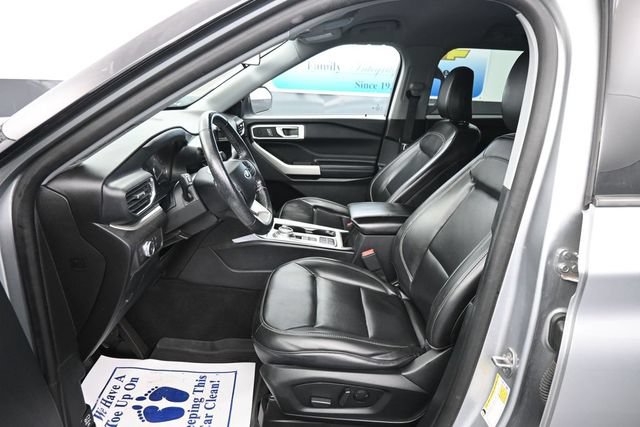 Used 2021 Ford Explorer XLT w/ Equipment Group 202A RWD image 10