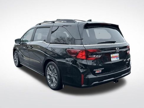 New 2026 Honda Odyssey Touring image 3