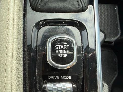 Used 2020 Volvo S90 T6 Momentum w/ Protection Package Premier image 21