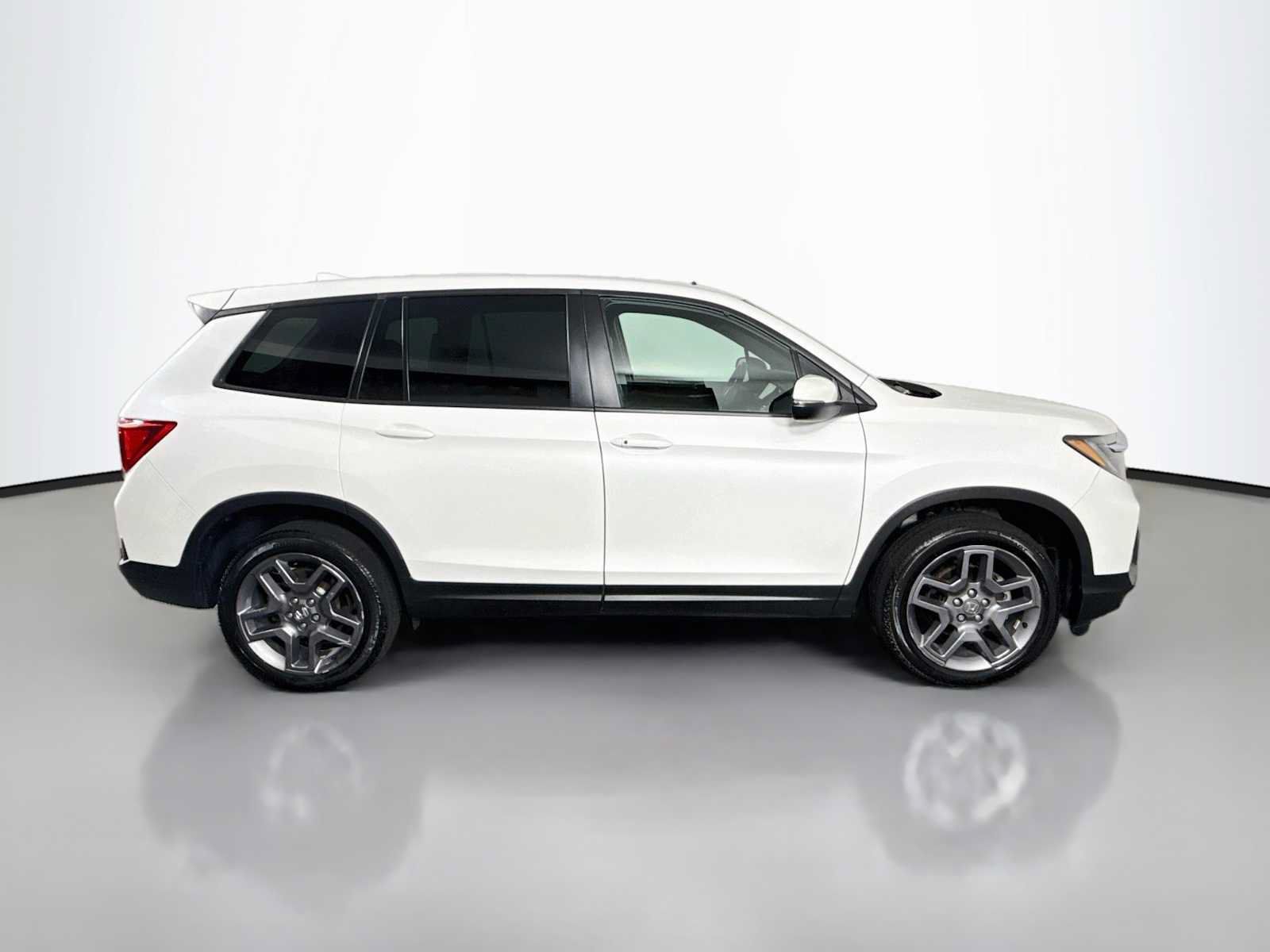Used 2023 Honda Passport EX-L image 8