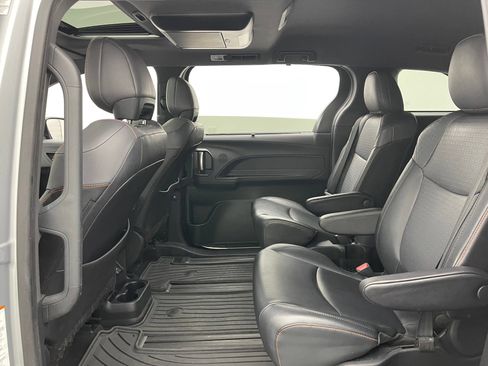 Used 2021 Toyota Sienna XSE w/ XSE Plus Package AWD/4WD image 39