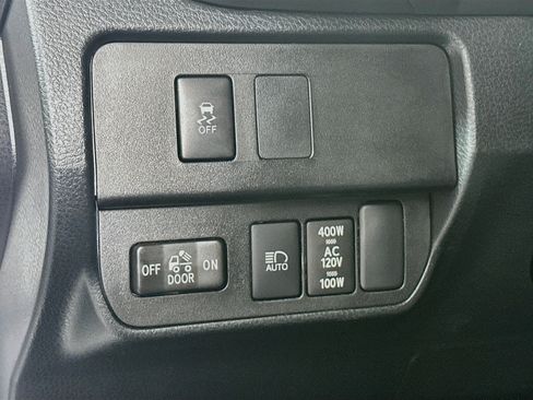 Used 2023 Toyota Tacoma TRD Off-Road w/ Technology Package RWD image 17
