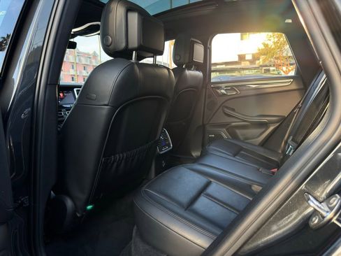 Used 2023 Porsche Macan S image 42