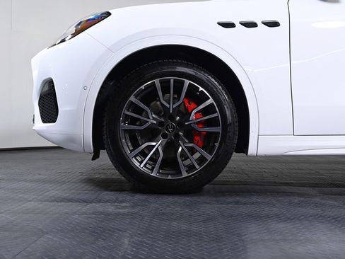 Used 2025 Maserati Grecale Modena AWD/4WD image 23