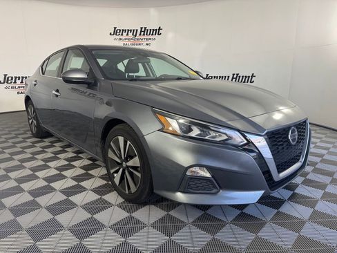 Used 2021 Nissan Altima 2.5 SV FWD image 6