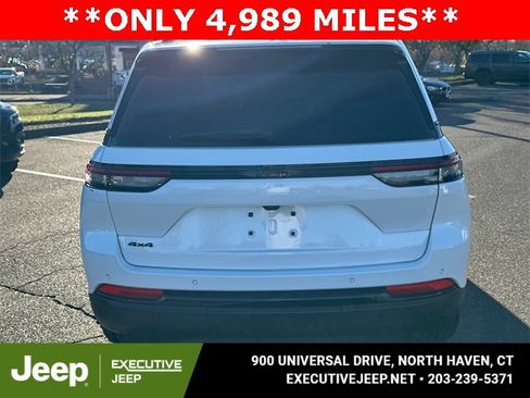 Used 2025 Jeep Grand Cherokee Altitude image 3