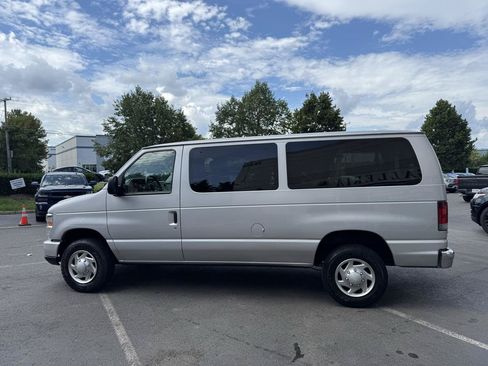 Used 2013 Ford E-350 and Econoline 350 XLT RWD image 8