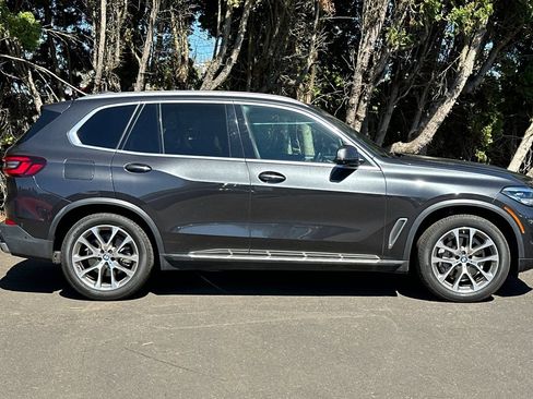 Used 2022 BMW X5 xDrive40i AWD/4WD image 3