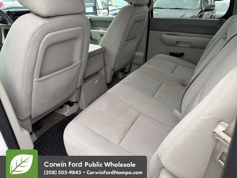 Used 2011 GMC Sierra 3500 SLE w/ SLE Preferred Package image 23