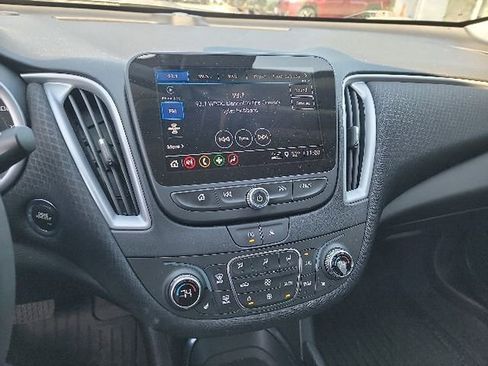 Used 2024 Chevrolet Malibu LT FWD image 11