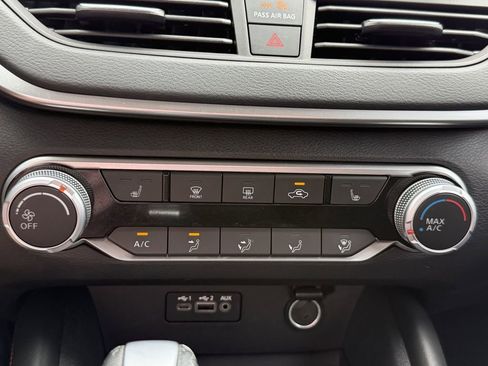 Used 2021 Nissan Altima 2.5 SR w/ SR Premium Package FWD image 24