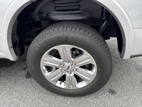 Used 2019 Ford F150 Lariat AWD/4WD image 18