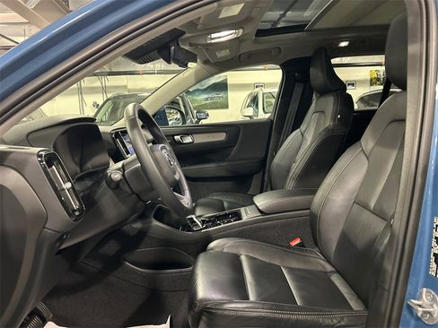 Certified 2024 Volvo XC40 B5 Plus w/ Protection Package Premier image 10