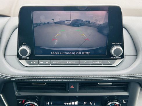 Used 2023 Nissan Rogue SV w/ SV Premium B Package image 10