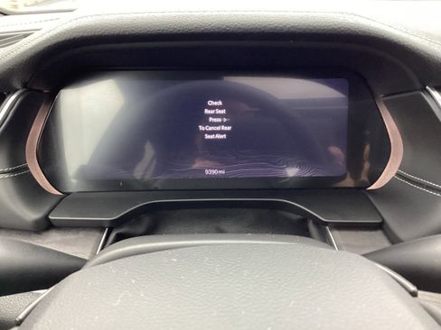 Used 2024 Jeep Grand Cherokee Limited w/ Luxury Tech Group II image 19