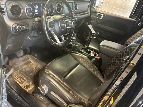 Used 2021 Jeep Gladiator Overland AWD/4WD image 11
